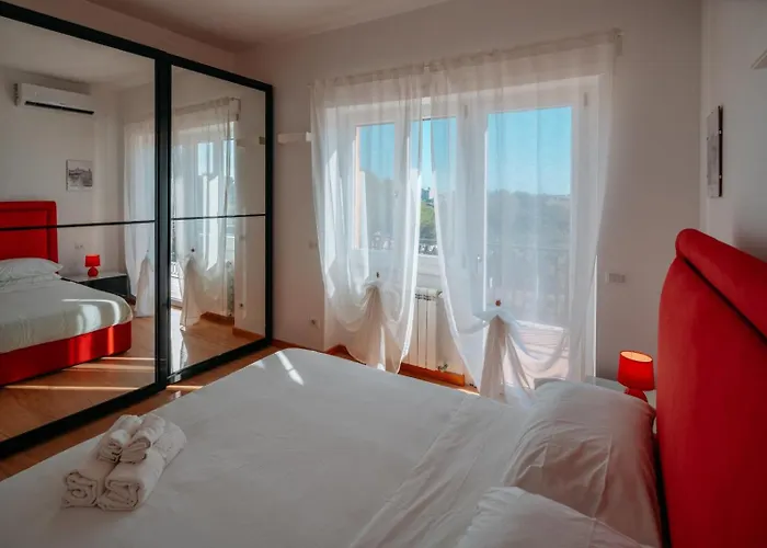 Giulia And Giada's House Apartment